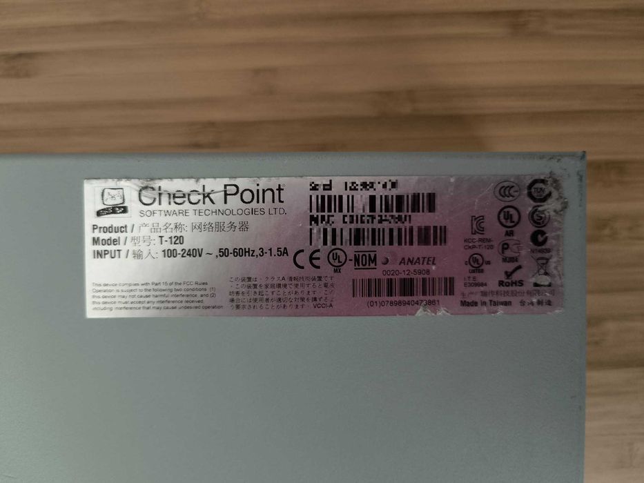 Komputer Firewall Serwer Checkpoint T-120 8x Ethernet SATA