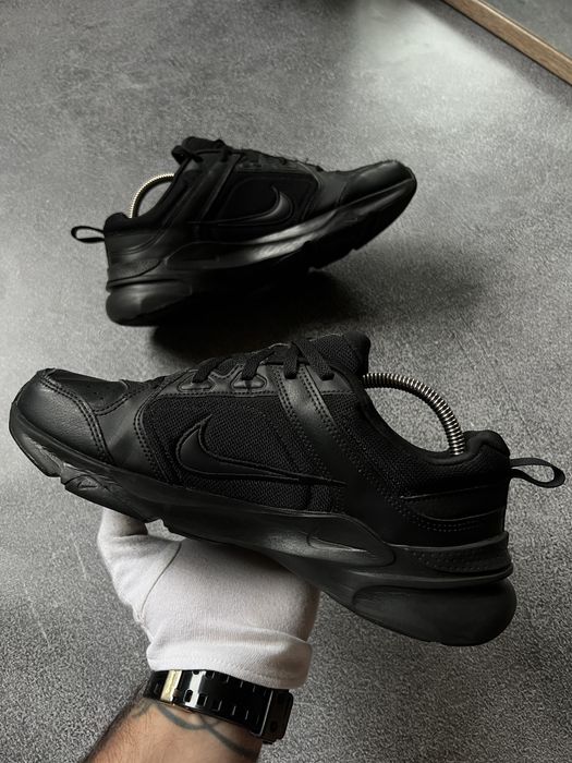 Чоловічі чорні шкіряні повсякденні кросівки Nike оригінал