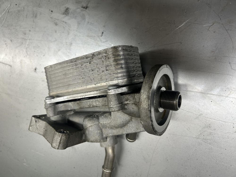 Podstawa Chlodnica filtra oleju silnika 6.4 srt Dodge Ram