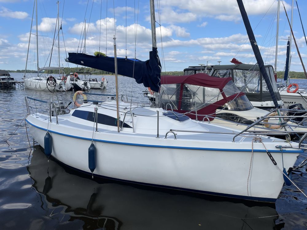 Sasanka 660 jacht żaglowy