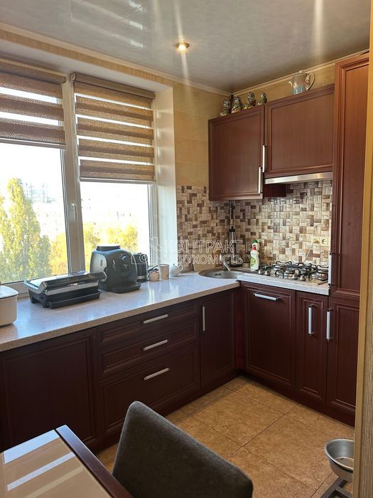 Продам 3к кв з гаражем вул.Ак.Павлова,319  522 мр Піски м.Салтівська