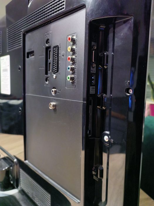 Telewizor LCD  SHARP 32 cale