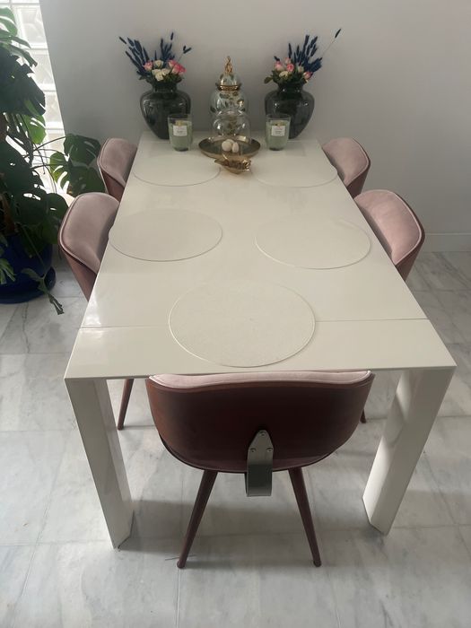 Sześć eksluzywnych krzesel