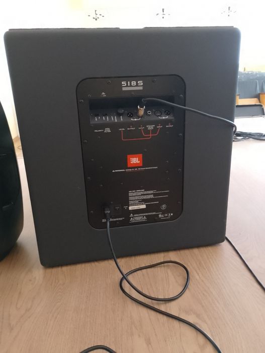 Сабвуфер JBL eon 518s