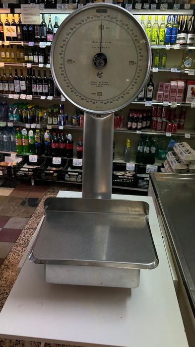 VENDO Balança comercial ROMÃO , em excelente estado