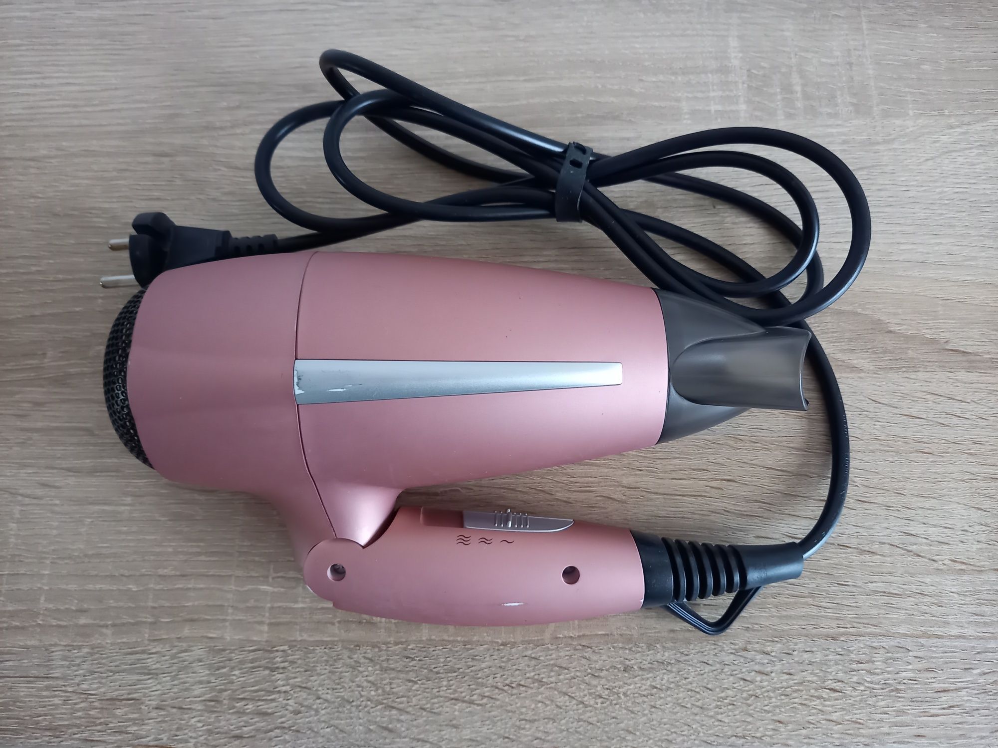 Suszarka do włosów Intertek 2000W