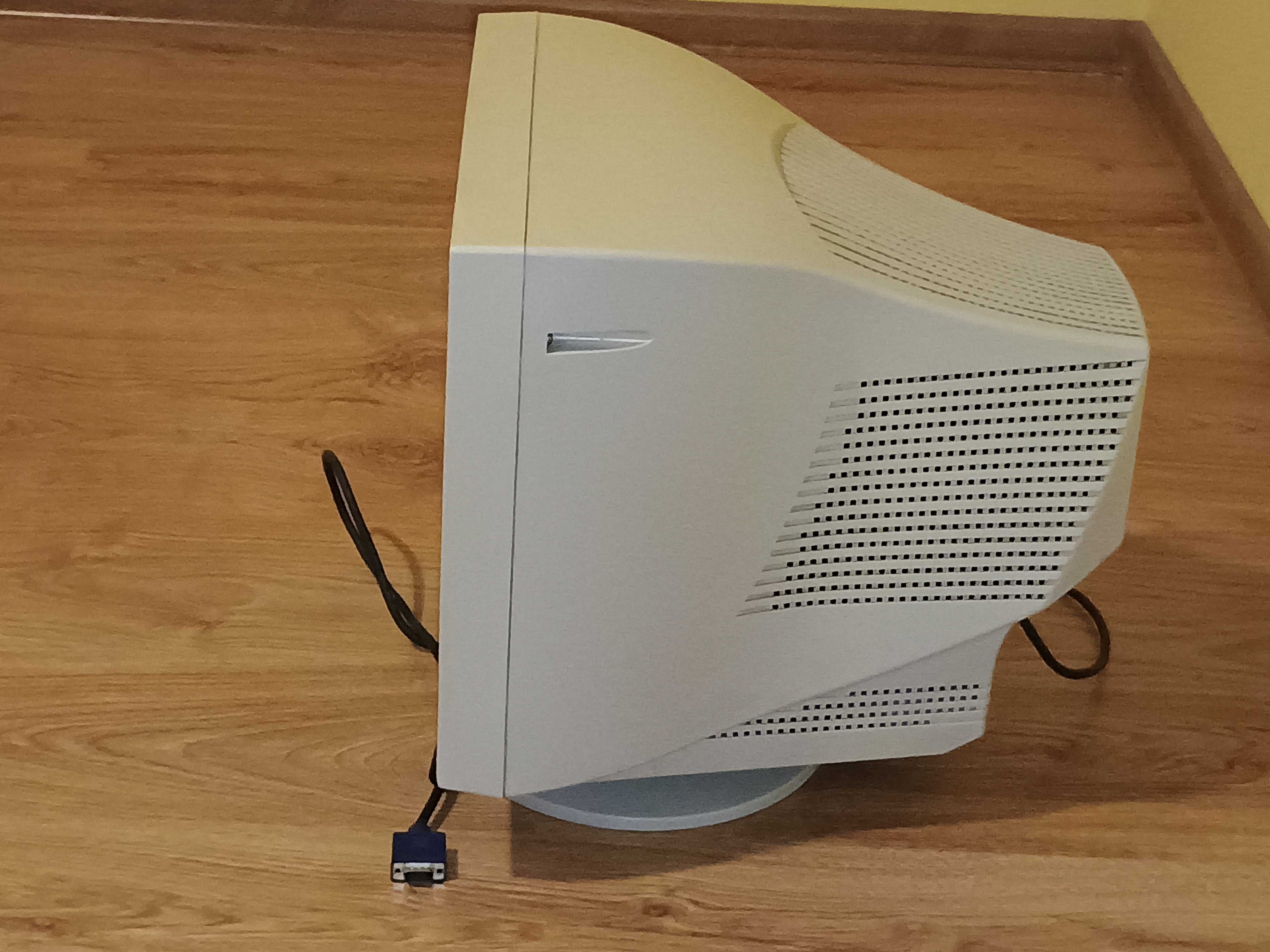 Monitor kineskopowy CRT retro Relisys TF770-RE