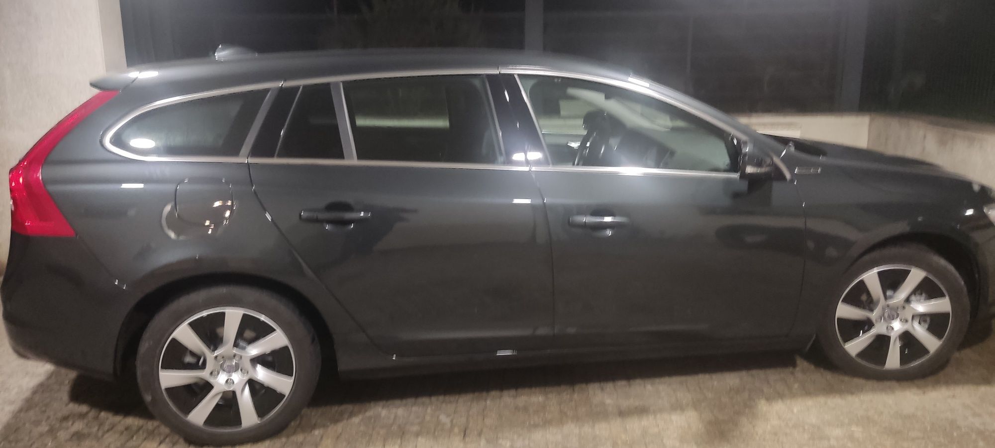 Volvo v60 d6 PHEV plug-in