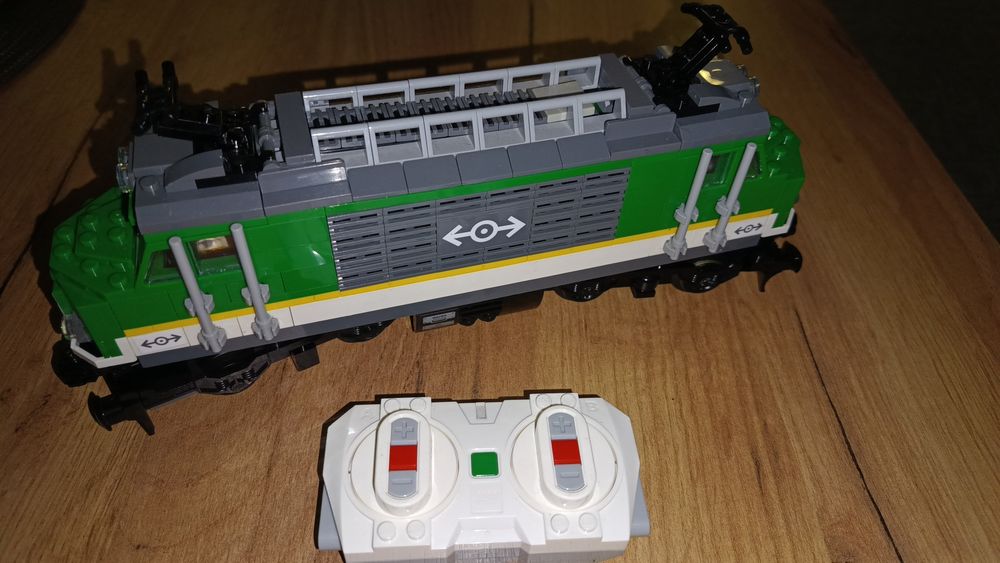 Lego train pociąg lokomotywa towarowa 60198 pilot napęd elektryka kg