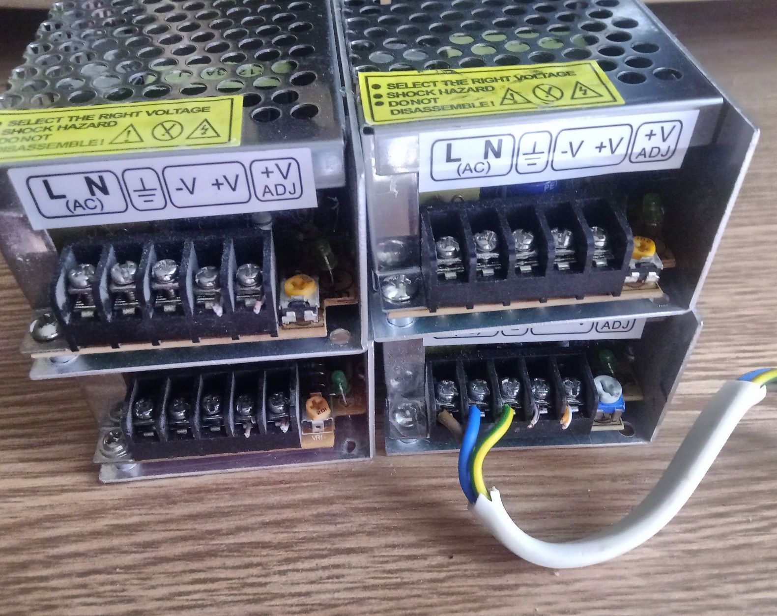 Блок питания 27v 500ma GQ18-270Q50-AX 
Output 27v 500ma.