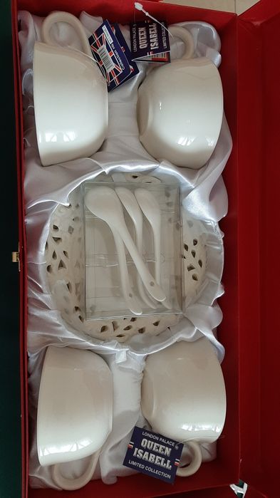 Sprzedam zestaw angielskiej porcelany Oueen Isabell