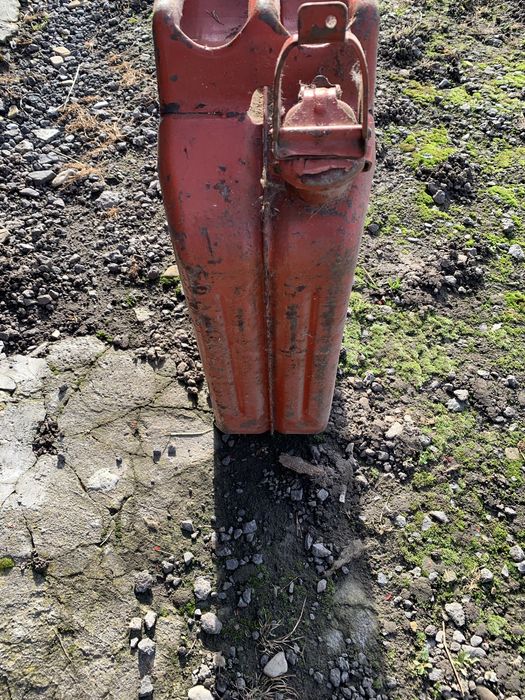 каністи 20-літрові