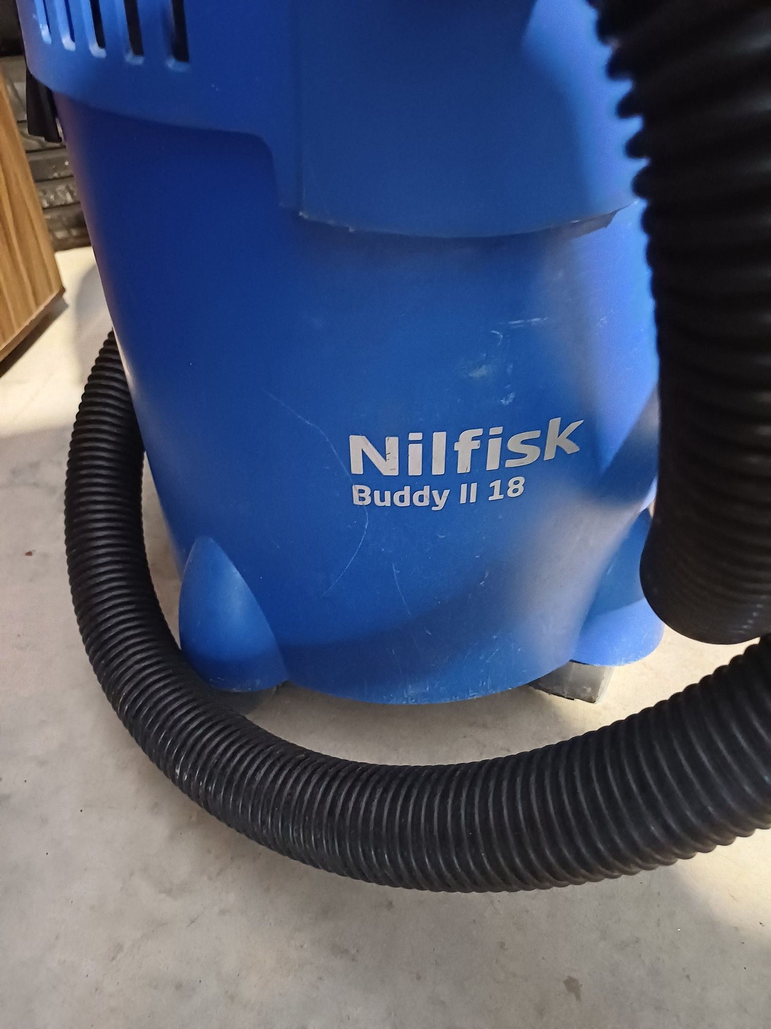 Aspirador nilfisk buddy 18