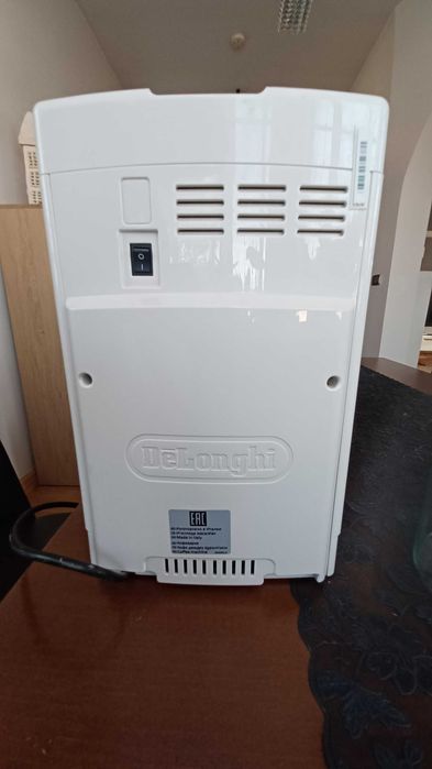 Ekspres DeLonghi Dinamica kremowy