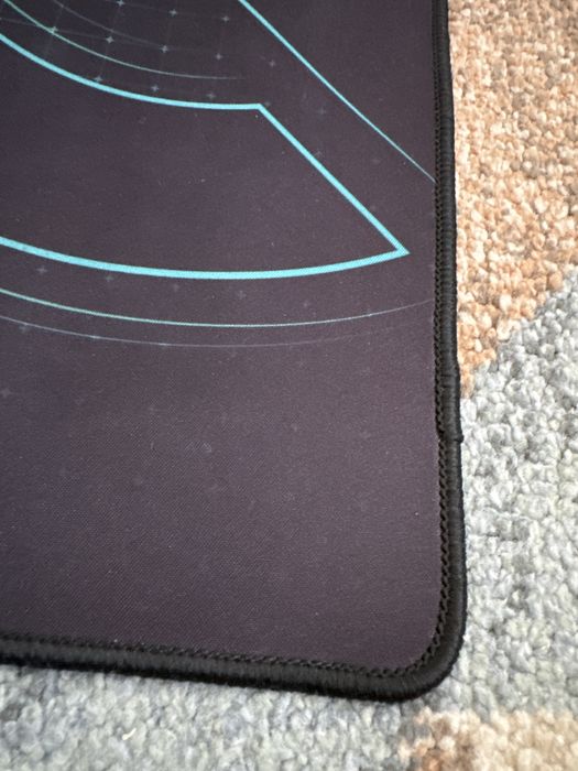 Mousepad gamer 45x90 Qiliver cor preto com detalhes