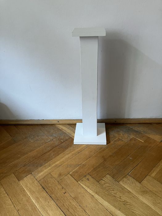 Nowoczesny stojak, kwietnik drewniany nowy bialy wys.64 cm