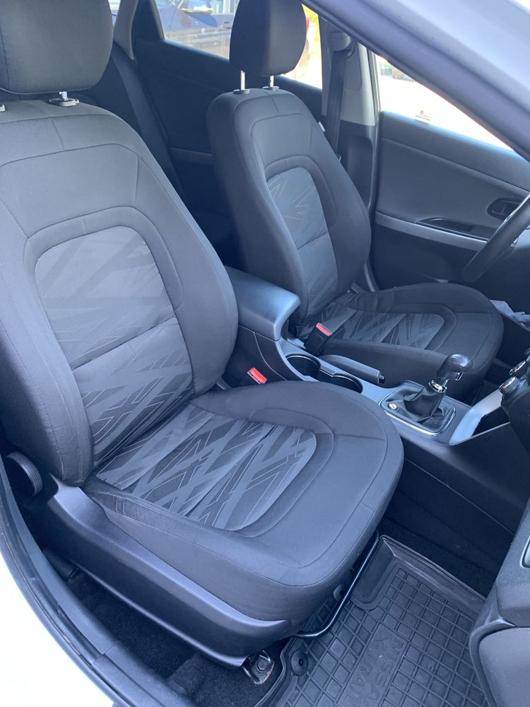 Kia Ceed 2013 року