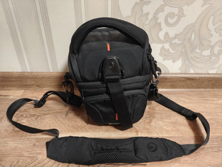 Фотокамера Nikon D3200 AF-S DX NIKKOR 18-55mm f/3.5-5.6G VR 2. + Сумка