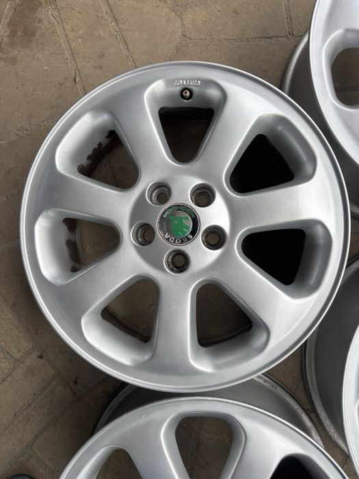 Оригінальні диски 5/100 r16 6.5j et42 skoda octavia vw golf seat