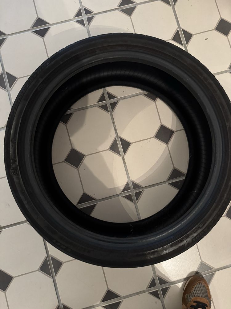 Pneu potenza S001 225/40/R19
