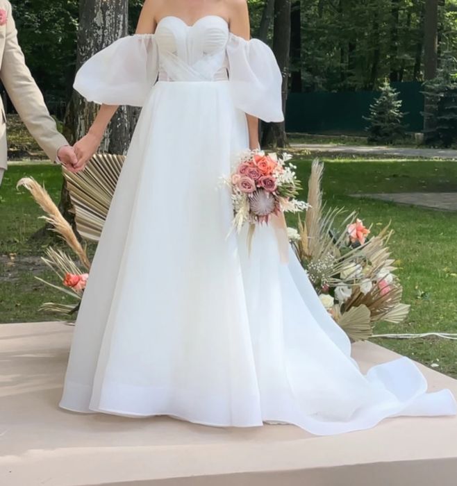 Suknia slubna biala