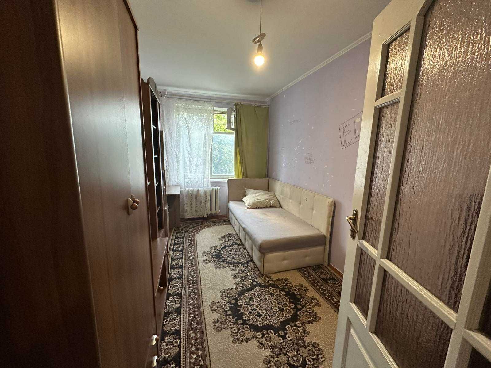 Продаж 3 квартири 2-й поверх, не кутова ,усі кімнати роздільні Тепла
