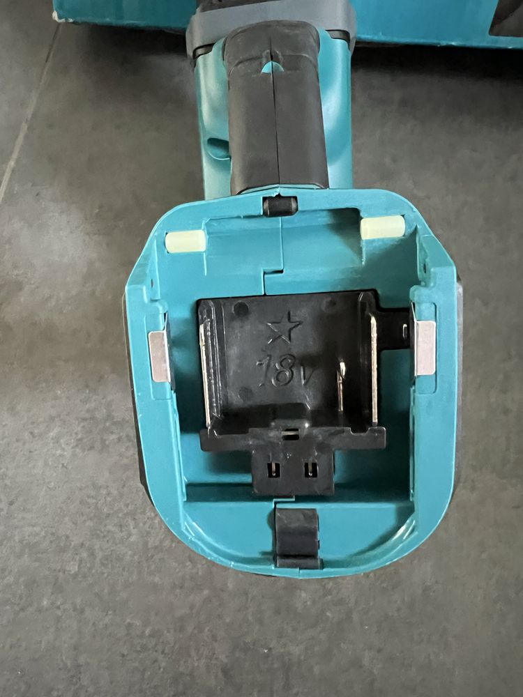 Перфоратор Makita DHR 202