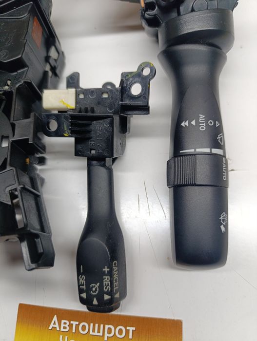 Подрулевой переключатель  Toyota Avensis T27 09-18 поворотов дворников