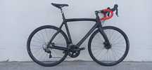 PINARELLO RAZHA DISC, Shimano 105(hydraulika/sztywne osie), Rozmiar 54