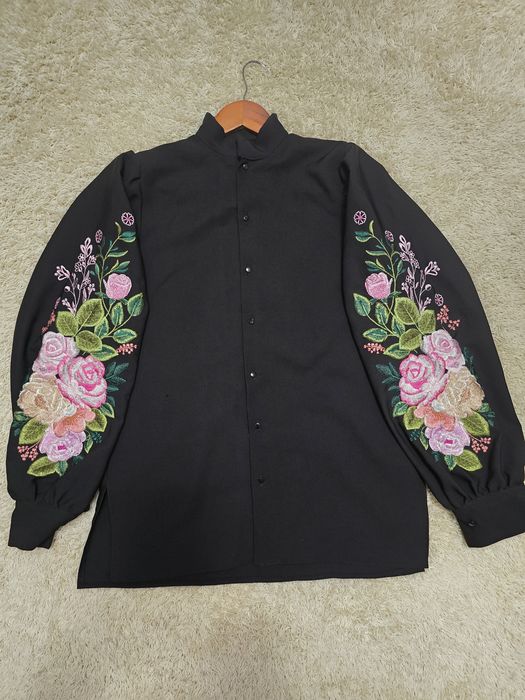 Жіноча вишиванка блуза чорна
