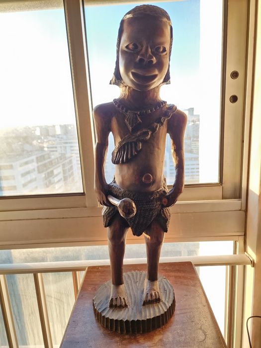 Estátua de madeira africana