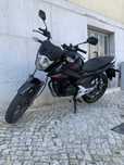 CB125F (Honda).