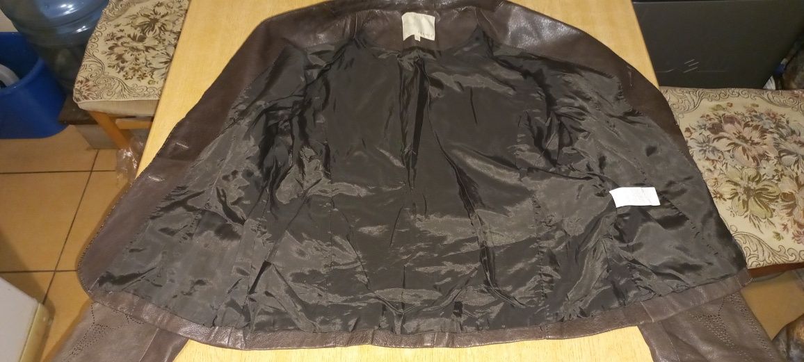 Шкіряна куртка, жіноча, розмір 40, коричнева, відмінний стан