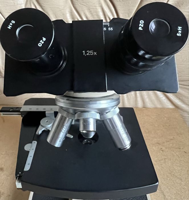 Мікроскоп PZO з освітлювачем ОЕ-1 в ідеальному стані !