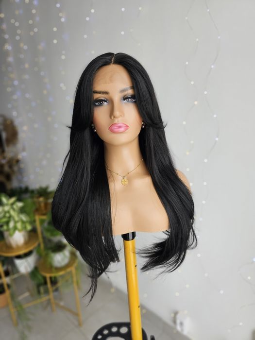 Długa peruka premium lace front Jennyfer ll czarna naturalna fryzura