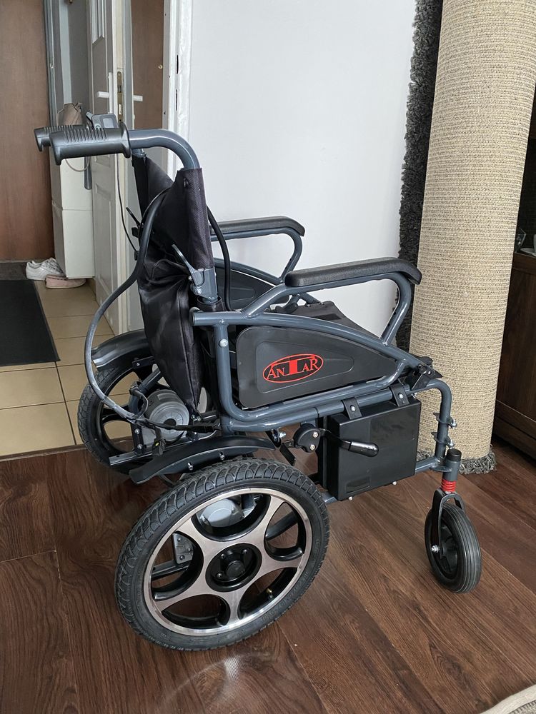 Wózek inwalidzki elektryczny AT52320 pilot dla opiekuna