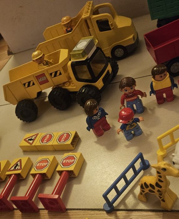Lego Duplo ludziki, zwierzęta, pojazdy