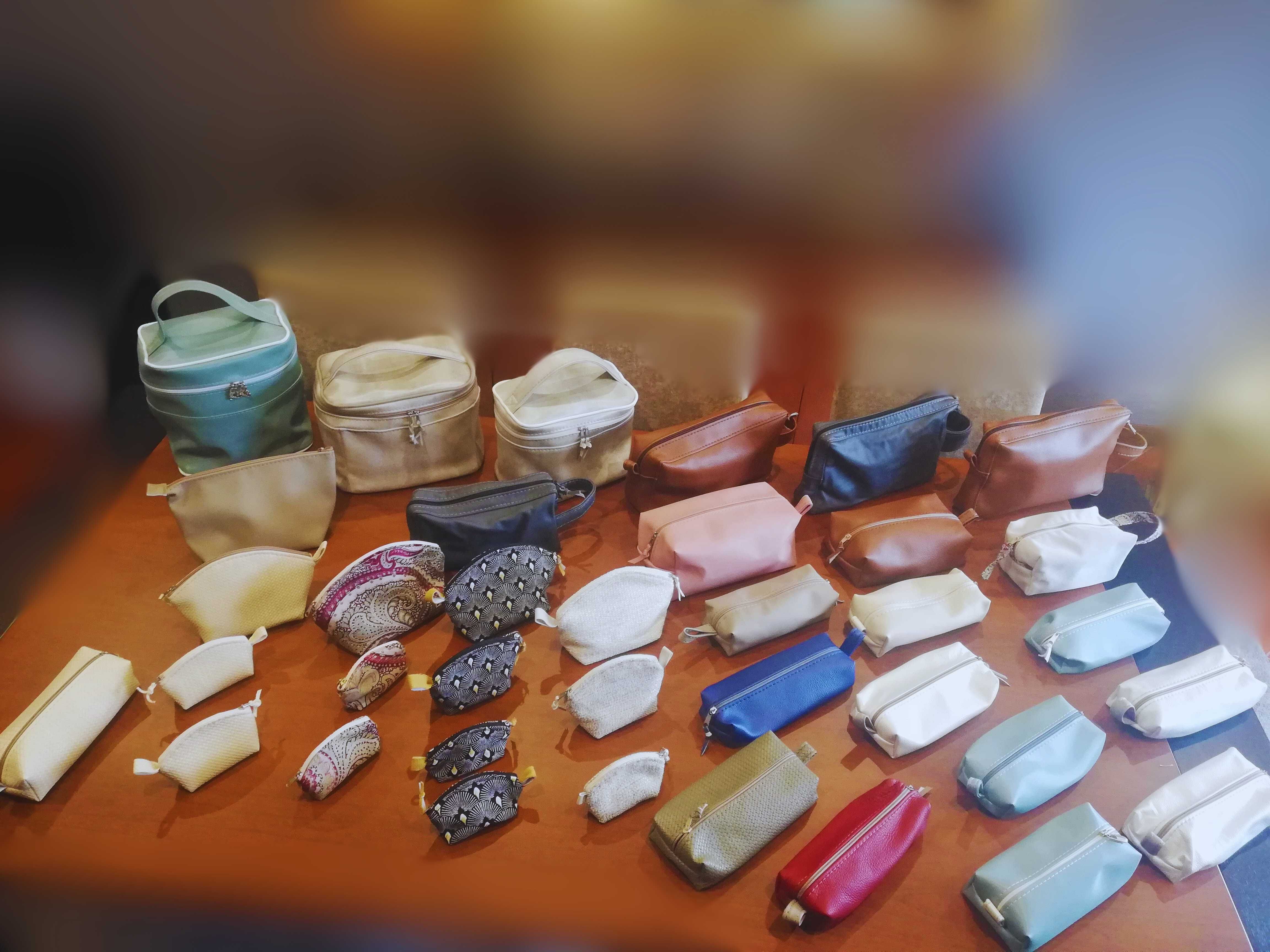 Bolsas, Estojos e Necessaires Artesanais em Couro Natural/Sintético