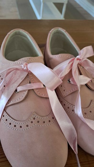 Sapatos carneira da marca Mania do pé NOVOS tamanho 33