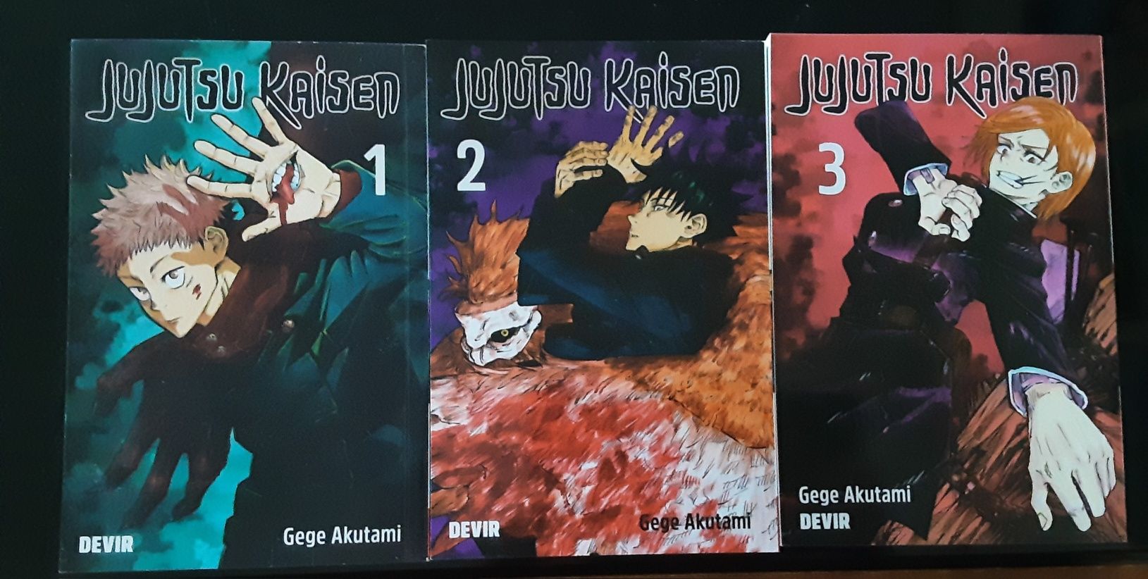 Manga JUJUTSU KAISEN (Volumes 1 / 2 / 3)