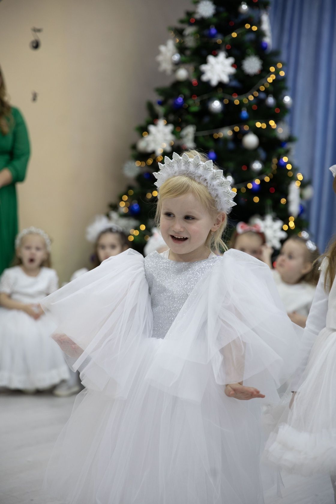 Плаття сніжинки святкова біла сукня
