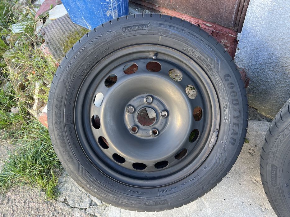 комплект шин Goodyear Eagle Sport 2 з дисками 6Jx16H2, ET48