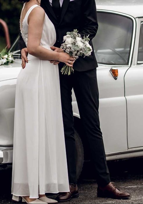 Piękna i delikatna sukienka ślubna