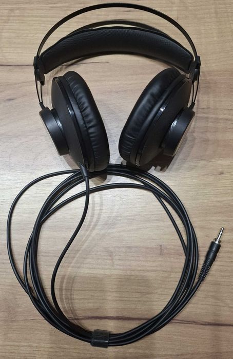 Słuchawki profesjonalne, nauszne AKG K72