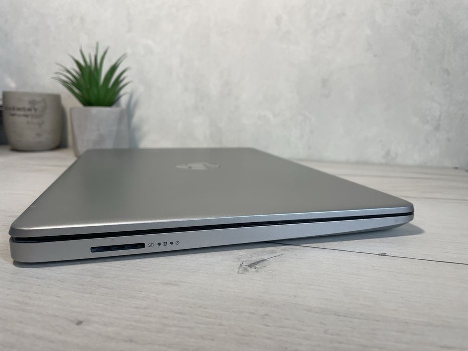 Сучасний HP 14z-fQ1000 AMD Ryzen 3 5300U 16GB 256GB Full HD IPS