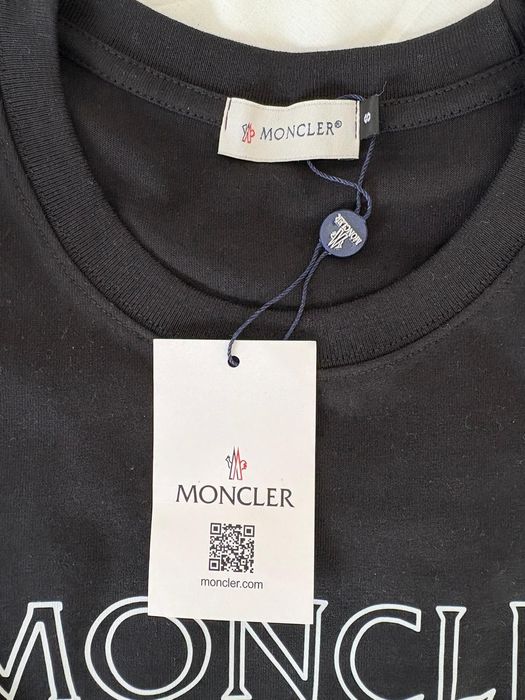 Moncler- T shirt . Nova com etiqueta.