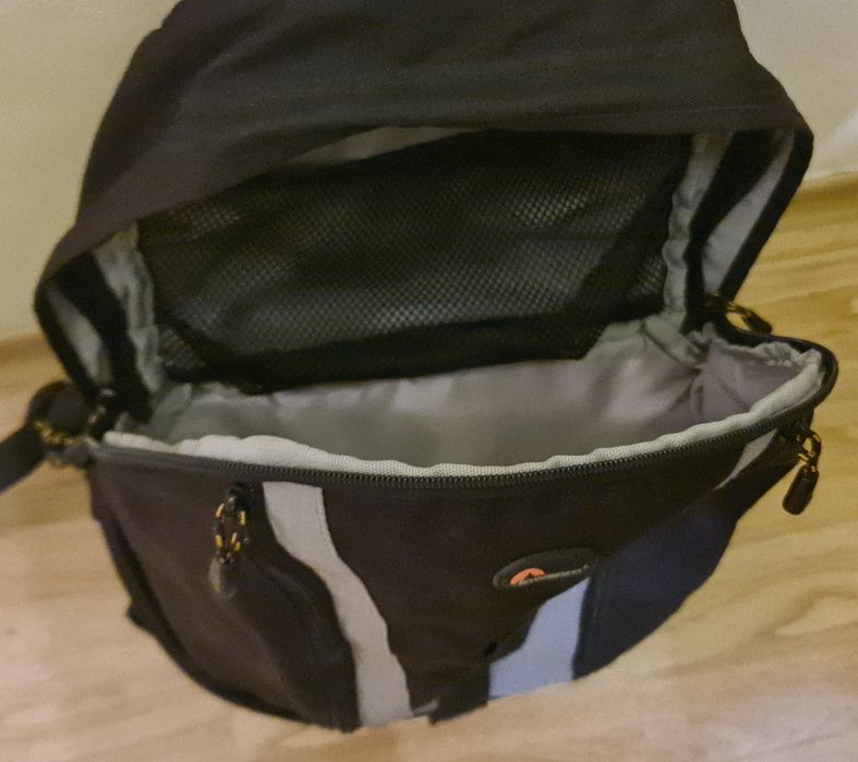 Продам сумку рюкзак для фотообладнання lowepro