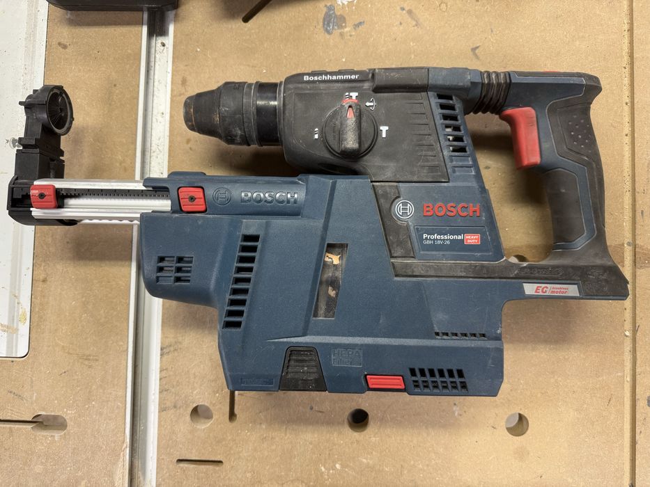 Młotowiertarka Bosch z odsysaczem pyłu