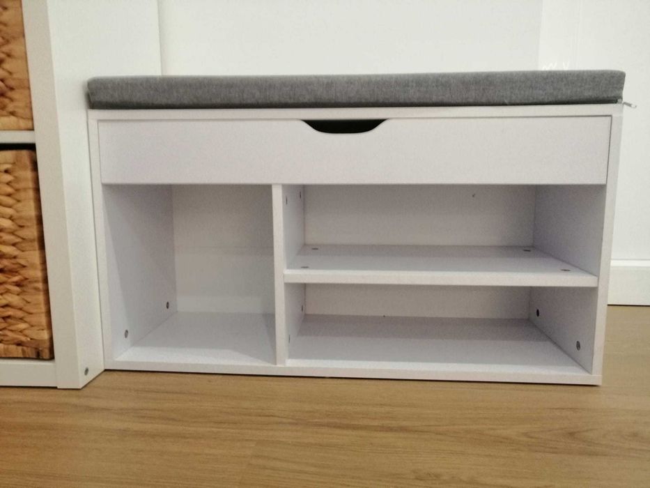 Banco e sapateira, marca Sobuy