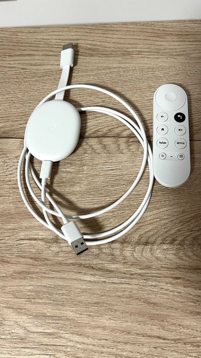 Медіаплеєр Google Chromecast з Google TV 4K